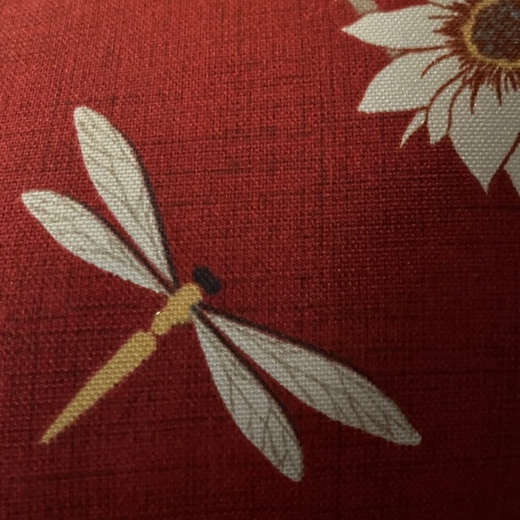 Hampton Bay Red Bee Floral Indoor/Outdoor Accent Pillow - Picture 15 of 16